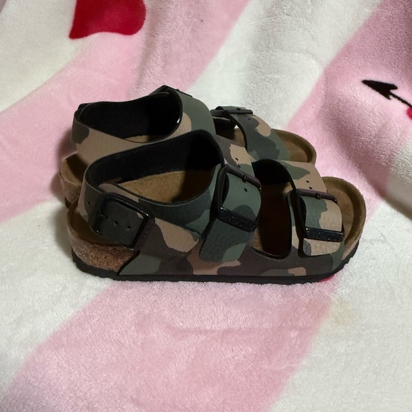 Birkenstock Kids Milano Sandals - Desert Soil Camo Khaki, Size 10C (28) - Picture 3 of 6